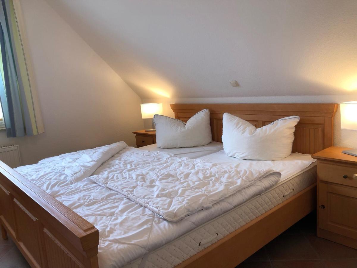 Glebbe 66 _ Hus Suennschien * Zingst